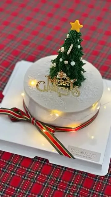 Christmas Tree Cake